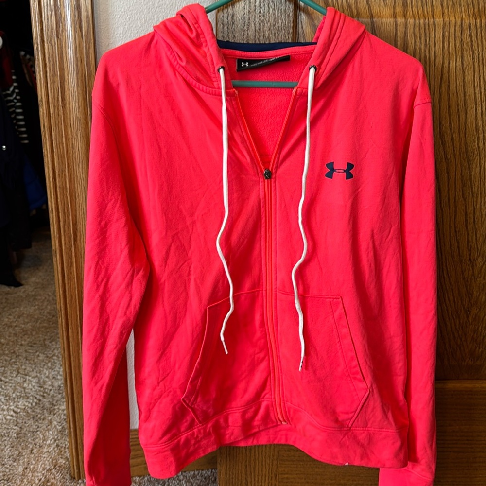 Women’s Under Armour sweatshirt (medium)